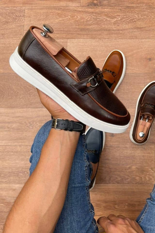 MOCASSINS EN CUIR A LA DECOUPE " H "